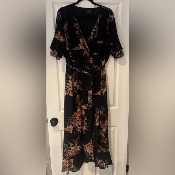 City Chic Dresses & Skirts - City Chic Black Floral Maxi Dress